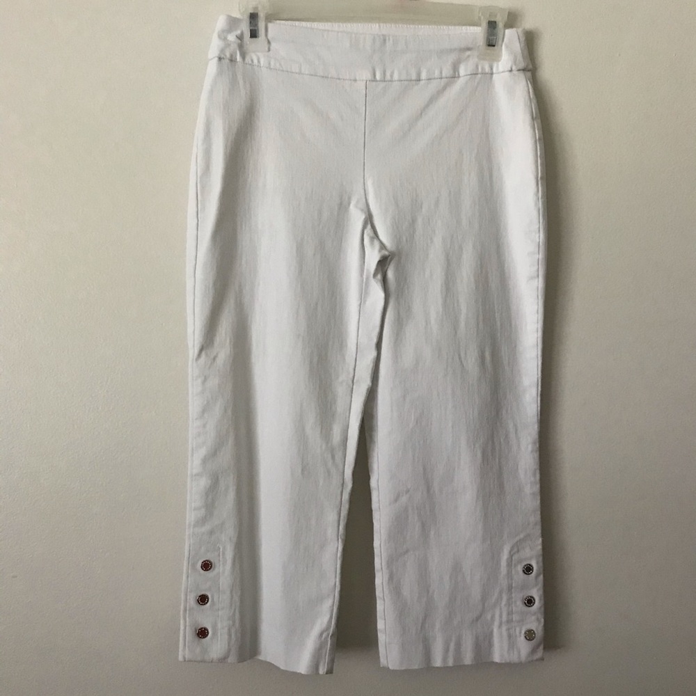 JM Collection White Capris 🩳